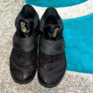 Nike Kyrie Flytrap 3 Size 13